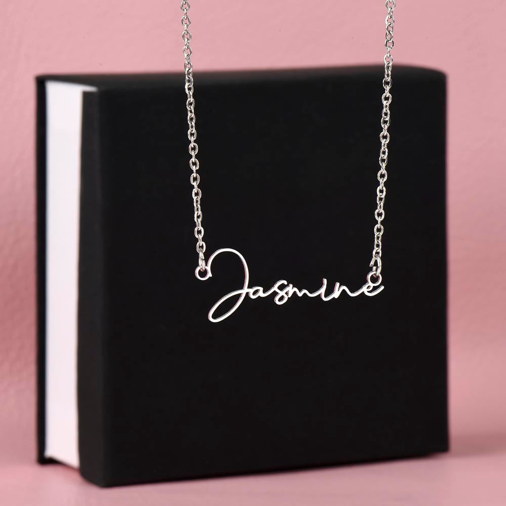 Personalised Elegance: The Signature Style Name Necklace